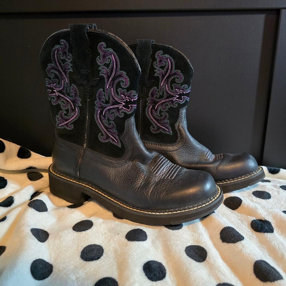 Ariat women's Fatbaby black suede leather short embroidered cowgirl boots 8.5M